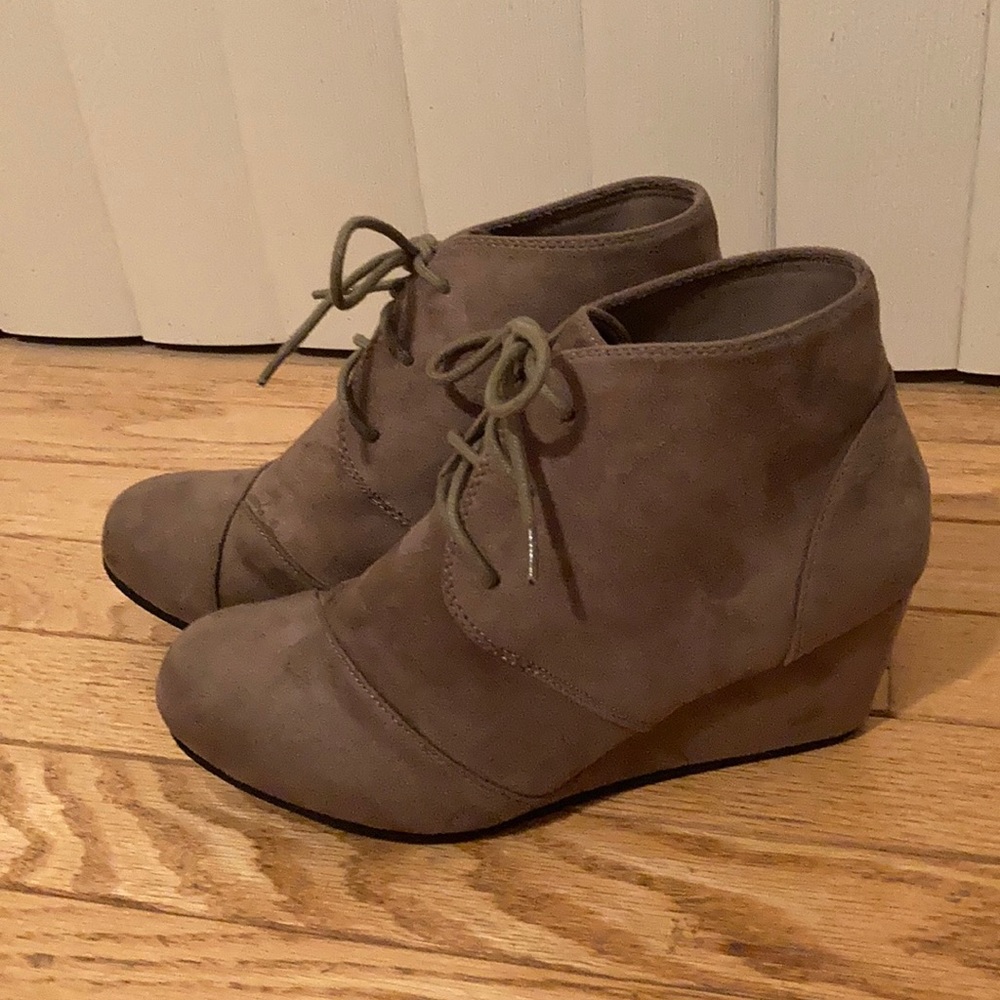 NWOT Heeled Lace-Up Booties